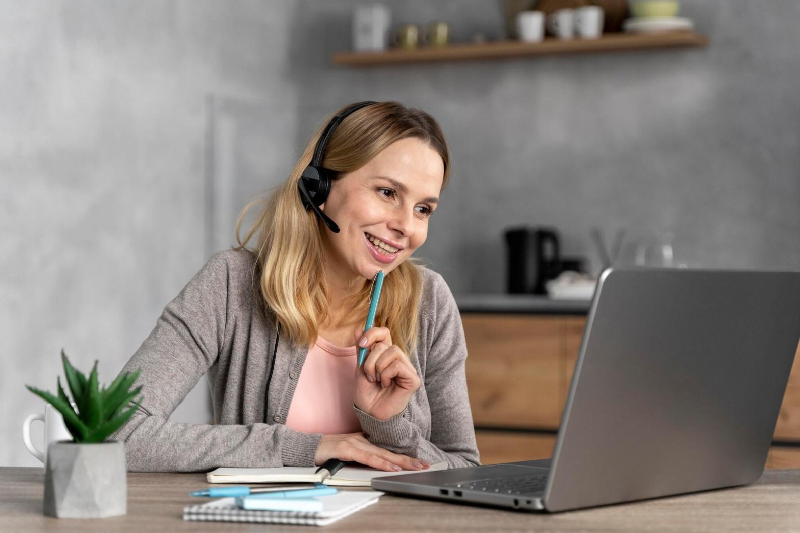 Phon professionale con tecnologia ionica in uso durante una piega moderna